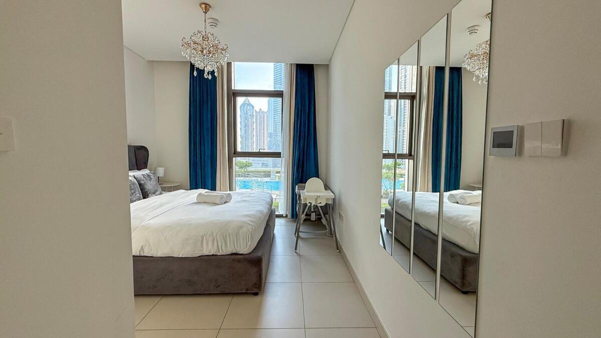 Apartment Tick - Burj Crown Luxury 2br W Balcony & Pool View Dubai