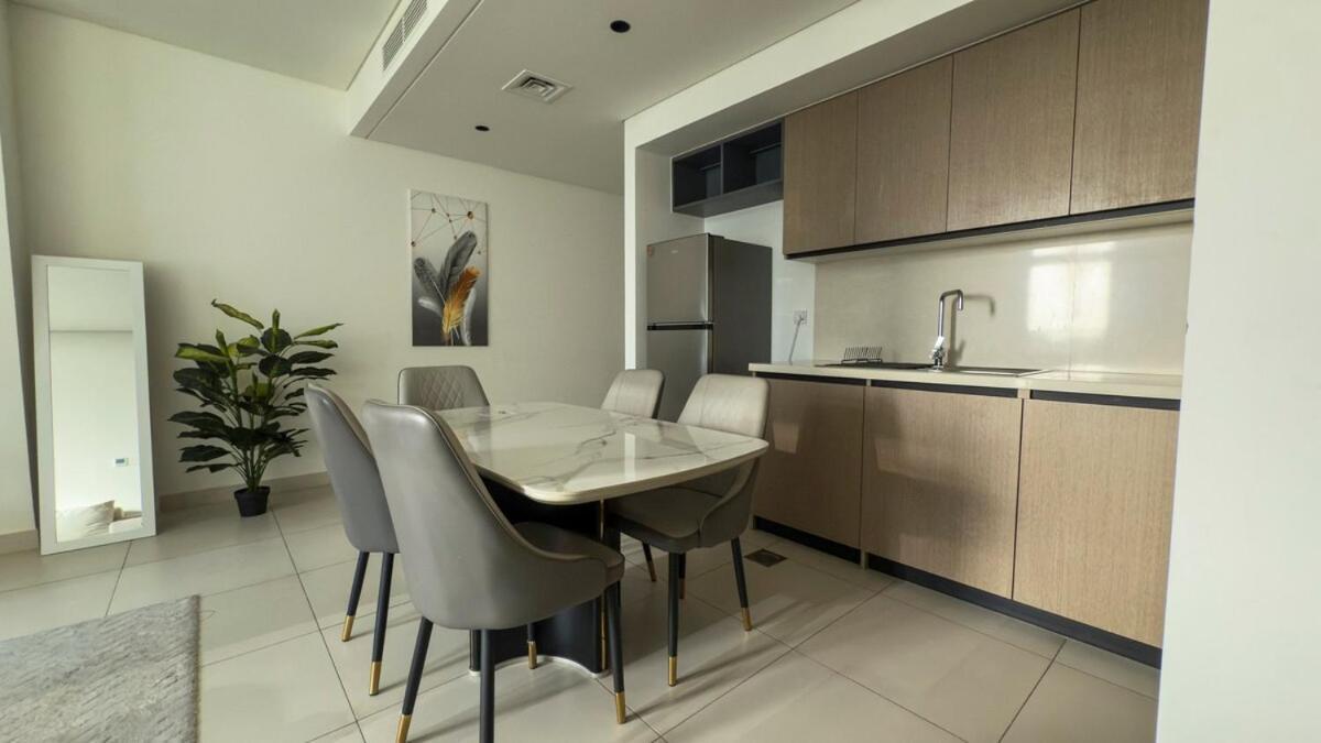 Apartment Tick - Burj Crown Luxury 2br W Balcony & Pool View *